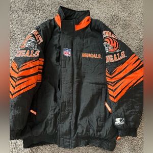 STARTER Black and Orange Puffer Jacket with Bengals Design